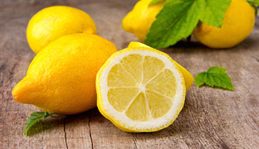 16 Health Benefits of Drinking Warm Lemon Water