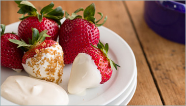 Fresh Strawberries with Honey-Vanilla Sour Cream